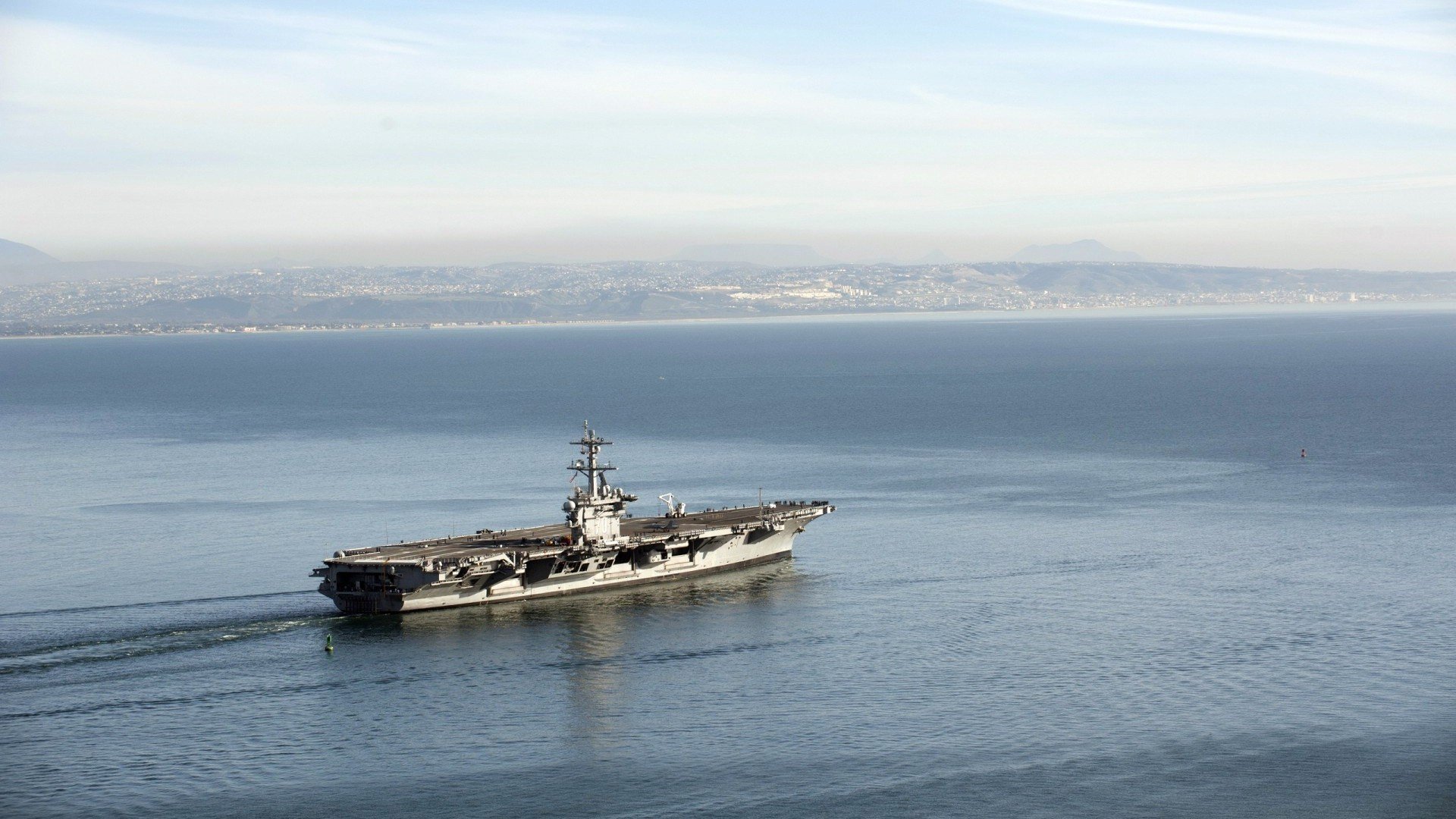 青少年足球国际巡回赛吸引大量青少年参与，培养未来之星，足球青少年赛事